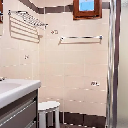 Maison Cosy Avec Mezzanine, Jardin Et Terrasse A 600m De La De Saint-clair, 6 Couchages - Fr-1-251-46 Le Lavandou